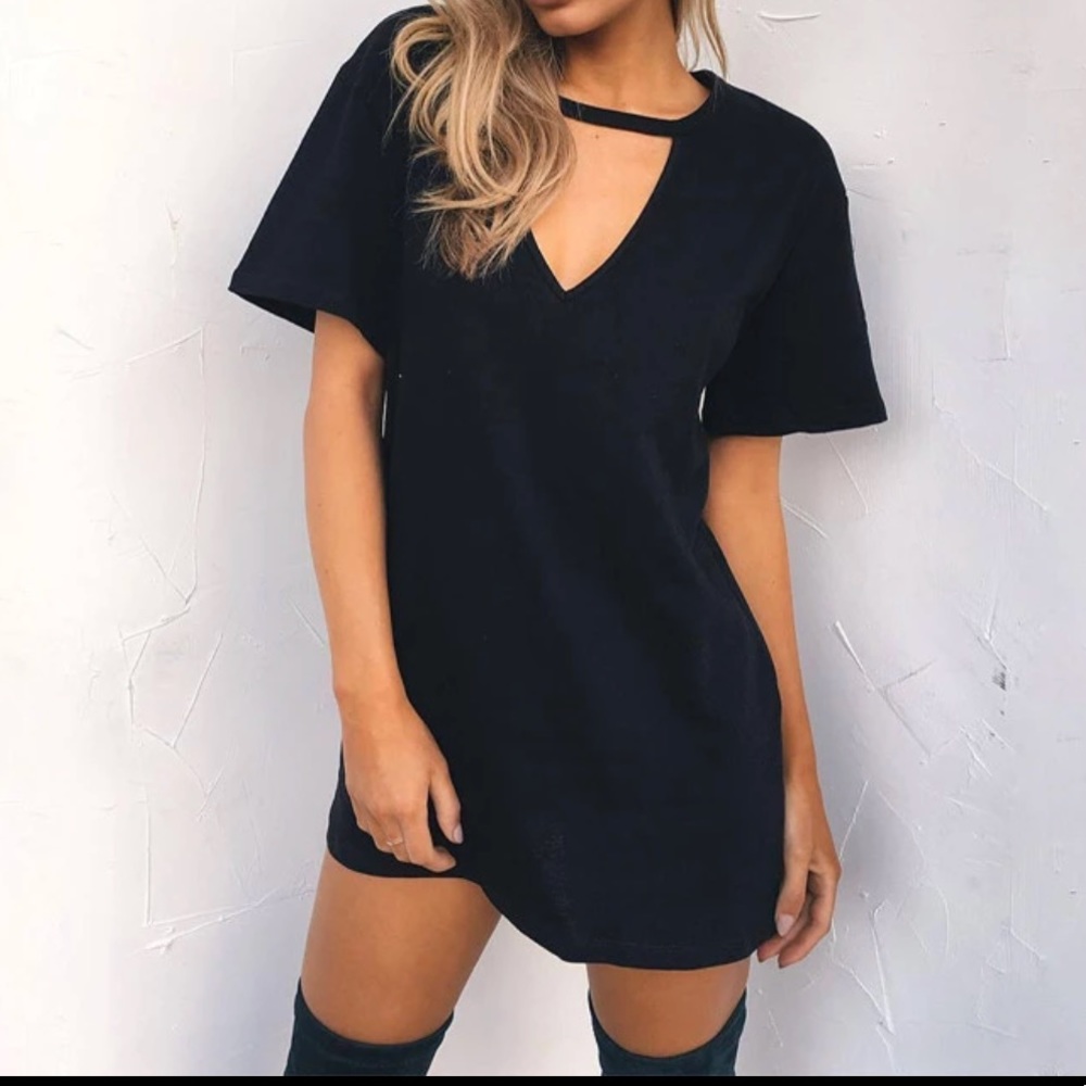 Take me away t-shirt dress🖤